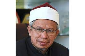 Telah menghadiahkan kepada yang hadir sebuah buku inilah doa ku dan juga menginfaqkan rm1k untuk aktiviti helwa annur. Ft Mufti S Appointment To Cabinet Well Received The Star