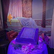 Самые новые твиты от gabriela hernandez (@biby_hdz): Gabriela Hernandez On Instagram Come Visit Aurora S Bedroom At The Burbank Store Burbank Instagram Hernandez