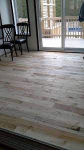 plancher en palettes de bois recycle plancher bois interieurs en bois palette bois