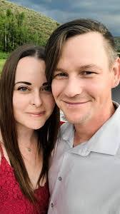 Chris Hoelscher's Instagram, Twitter & Facebook