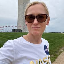 Can you still see Sainte-Chapelle and Notre Dame if tickets are sold out,  and can you wait in line to purchase tickets in Paris?