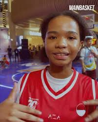Terbaik! Senyumnya tak pernah berhenti merekah. Basket dibuatnya bak  permainan yang sangat menyenangkan dan penuh cerita. Setidaknya itu yang  terlihat dari sosok Praisey Blessed. Baru melakoni musim ...
