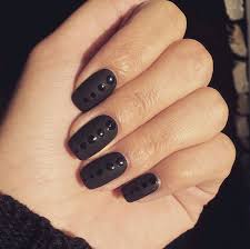 Check spelling or type a new query. 22 Black Nails That Range From Elegant Manicures To Edgy Nail Art