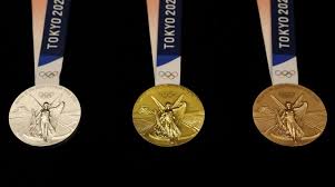 Bij deze telling is het begrip medaille letterlijk genomen, want al bij de olympische spelen van parijs in 1900 werden er wedstrijden door nederlanders gewonnen, maar toen werden er nog geen medailles uitgereikt. Nederland Gaat 44 Medailles Pakken In Tokyo Waaronder 16 Gouden Sportnieuws