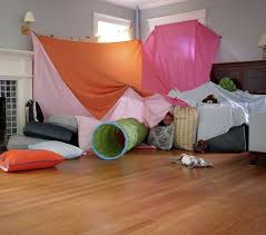 How To Make A Blanket Fort Plus Ideas For Your Best Fort Ever Kids Fort Indoor Blanket Fort Blanket Forts Kids
