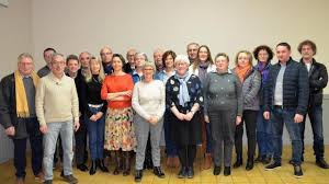 Bienvenue sur la page officielle du journal le soir, le quotidien de référence le plus lu en belgique francophone. Municipales A Cesny Les Sources Renny Perrin Presente La Liste Unis Pour Cesny Les Sources Caen Maville Com