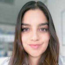 Paloma Hidalgo's Instagram, Twitter & Facebook