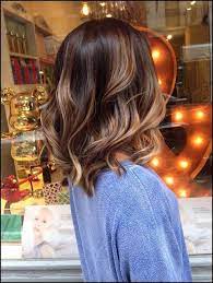 Frisuren Frauen Blaue Bluse Mittellange Braune Haare Mit Blonden Meine Frisuren Hair Styles Medium Hair Styles Hair Lengths