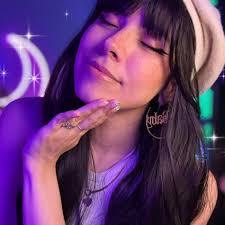 Luna Bloom ASMR: albums, songs, playlists | Deezer