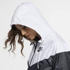 Ce n'est pas la peine de vous rendre en boutique spécialisée : Coupe Vent Nike Sportswear Windrunner Pour Femme Noir From Nike On 21 Buttons