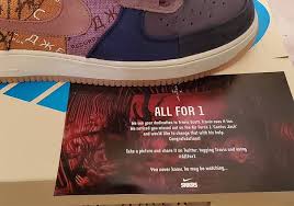 The legendary nike air force 1 has been one of the pioneers of basketball sneakers, and the first to incorporate the technology air for a great bouncing on the pitch.the designer of the swoosh brand, bruce kilgore constructed a circular outer sole that helps spinning confortably while playing. Nike Sends Free Travis Scott Af1s To Snkrs User Sneakernews Com