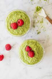 Choose from green, matcha, chocolate, pumpkin pie, and blueberry. Raspberry Matcha Chia Pudding Recipe Le Petit Eats