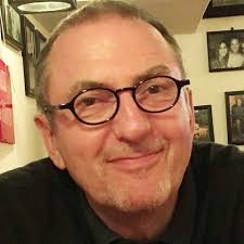 Nom complet dans le pays d'origine. Digby Beaumont Author Head Shot