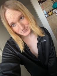 My name is Dakota ( I go by Kota), and I'm a down to earth girl from  southern California. I spent the first 9 years of my life in an intentional  community