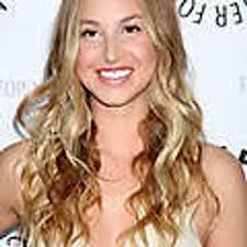 Zoe Calhoun (@ZoeCalhoun1)