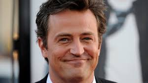 I dërgoi 8000 letra dhe ftesa dasmash në shtëpi, "frikësohet" Harry Styles  nga përndjekësja braziliane