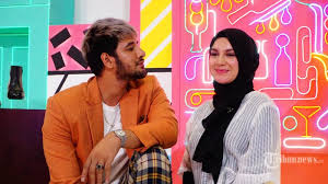 Terlebih bagi janin yang masih dalam kandungan dan masih lama lahirnya dari akhir bulan ramadhan, maka tidak dengan demikian, dapat disimpulkan bahwa mengeluarkan zakat fitrah atas janin yang masih berada dalam kandungan pada saat hari akhir bulan ramadhan adalah hal yang tidak wajib. Bayi Kembar Irish Bella Meninggal Dalam Kandungan Ini Cara Medis Keluarkan Janin Dari Rahim Tribunnews Com Mobile