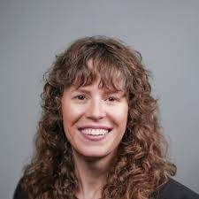 Jennifer Oaks's Instagram, Twitter & Facebook