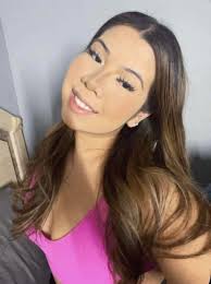 Heyyy any girlie's online that want to join me and my sister ☺️, obviously  guys if you want I'm not sexist lol 😂😂