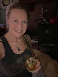 Christina Dutcher's Instagram, Twitter & Facebook