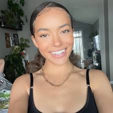 Daria Robinson (@theneighborhoodplantplug) • Instagram photos and videos