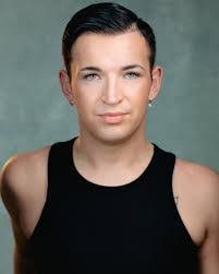 Demi Kemp's Instagram, Twitter & Facebook