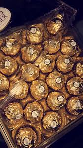 Ferrero rocher coklat gelap gambar tidak hanya hadir dengan cita rasa yang sempurna tetapi juga memiliki banyak manfaat bagi kesehatan. Ferrero Rocher Time Yummy Food Food Snapchat Food Pictures