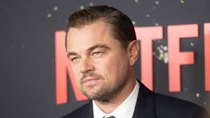 Leonardo DiCaprio skočil do ľadového jazera, aby zachránil psov. Tí sa mu  takto poďakovali!