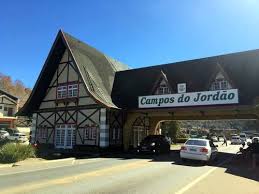 Apesar da temperatura ficar em uma média mais alta (em torno de 24º como as temperaturas em campos do jordão são baixas, as roupas, acessórios e calçados de frio são essenciais. Campos Do Jordao Sp Excursao Bate E Volta Zanzemos