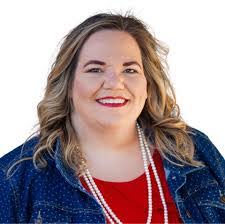 Robyn Kay's Instagram, Twitter & Facebook