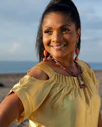 Carlene Davis's Instagram, Twitter & Facebook