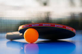 Pukulan depan atau bisa juga disebut pukulan lurus adalah pukulan yang dilakukan dengan lintasan lurus ke depan. Teknik Dasar Permainan Tenis Meja Kerja Kaki Cara Pegang Bet Dan Teknik Pukulan Semua Halaman Bobo