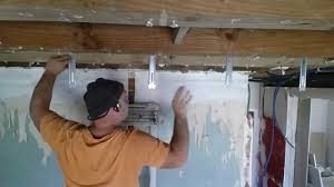 Plafond Decaisse Pas A Pas Utilisation Du Fils De Peche Pour Les Suspentes De Depart Youtube Plafond Douche Italienne Placo Platre