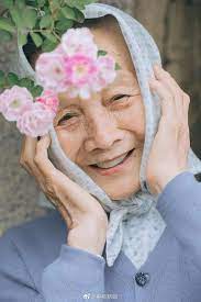 孫娘が撮影した80歳おばあちゃんの「癒し系写真」--人民網日本語版--人民日報