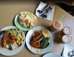 Jika anda mempunyai senarai tempat makan yang sedap di penang, jangan lupa untuk kongsi juga bersama kami. Tempat Makan Paling Sedap Di Penang Sii Nurul Menulis Untuk Berkongsi