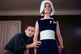 Cardin expanded into the automobile market in the early '70s and designed haute couture muscle car interiors. Pierre Cardin Fashion Designer Of The Space Age Dies At 98 Wsj