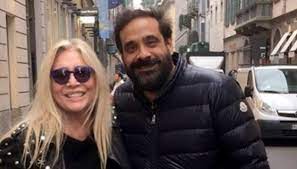 Paolo è il figlio di mara venier, oltre a elisabetta ferracini, e dello scomparso attore pier paolo. Chi E Paolo Capponi Il Figlio Di Mara Venier Dilei