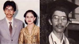 Presiden berpenampilan anak muda, gue bangetlah. Viral Sayembara Foto Wisuda Jokowi Di Ugm Gibran Dapat Ducati Suara Jogja