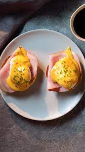 Classic Eggs Benedict Video Eggs Benedict Recipe Breakfast Recipes Easy Brunch Dishes