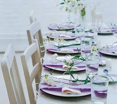 Bevor die blumen für die tischdeko der hochzeit ausgewählt werden, sollten sie bedenken, dass jede blume eine bestimmte bedeutung hat. Tischdeko Zur Hochzeit Die Schonsten Ideen Zum Selber Machen Living At Home