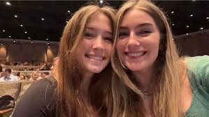 Hey everyone! I'm Sarah, and this will be my second program! I'm so excited  to meet new people and have new adventures! I'd love to meet y'all and  hopefully find some friends