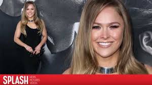 Ronda Rousey a épousé son chéri Travis Browne !