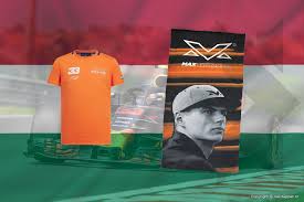 Dat niet alleen, de jonge nederlander heeft ook een nieuwe logo, een nieuwe webshop en zelfs een triple heeft ook een eigen app voor. Hungarian Gp Contest Win An Orange Rbr 33 T Shirt And Verstappen Beach Towel Verstappen Com