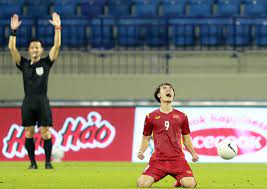 Những pha cứu thua của tấn trường trong trận đấu việt nam vs malaysia. Bgz0nv240fe0em