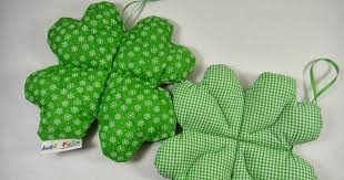 Selber Machen Basteln Diy Ideen Anleitung Selbermachen Kleeblatt Aus Stoff Glucksbringer Selber Machen Diy Geschenke Fur Kinder Stoff Geschenke