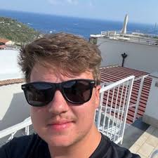 Adrian Marcus (@AdrianMarcus_)