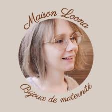 Collier bola doré, argenté ou rose gold avec perles semi précieuses de  rhodonite. Cadeau de grossesse pour future maman