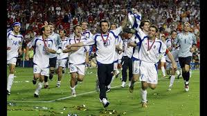 Οι επόμενες ανανεώσεις στο ερυθρόλευκο ρόστερ! Euro 2004 H Epeteios Toy Ellhnikoy 8aymatos Messinia Live