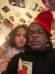 🎁 It's my birthdaaay!! 🎉 So grateful to everyone here in this community  💐 Can you guess how old I'm turning? 🙊