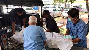 Penang bridge accident china press. 22yo M Sian Girl Jumps To Death From Penang Bridge After Allegedly Arguing With Bf World Of Buzz